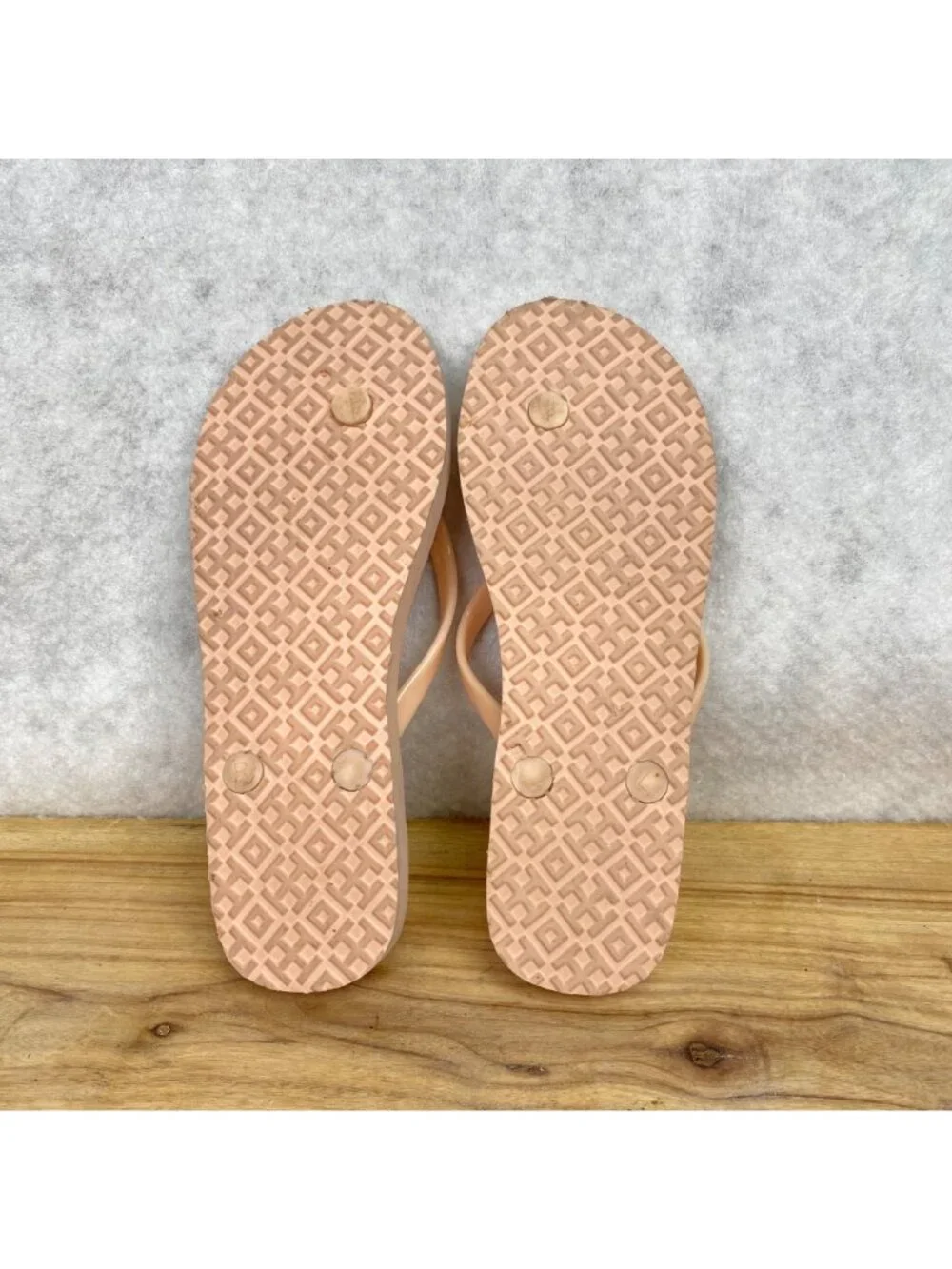 Tory Burch Chelsea Pink With Gold Hardware Flip Flops Platform Sandals Sz US 6